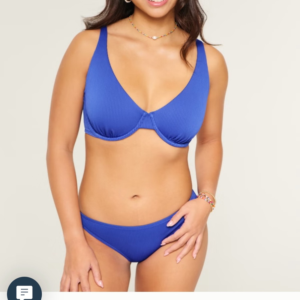 Hollister Curvy High Apex Ribbed Underwire Bikini Top